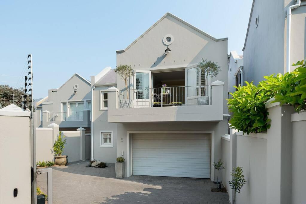 The Tram Home Stay Franschhoek Exterior photo